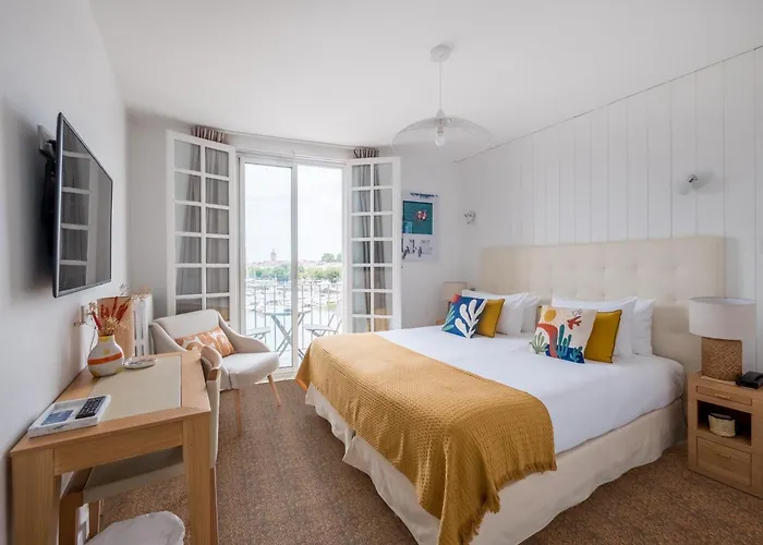 Tour De Nesle La Rochelle Vieux Port 3 Etoiles Hotel